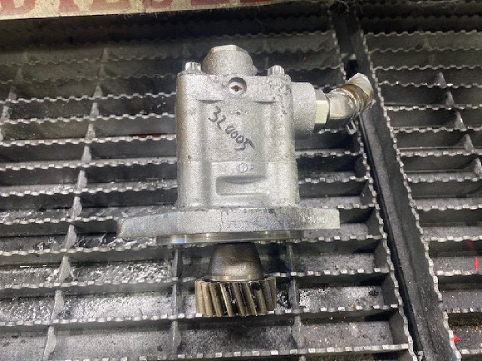 CAT C7 Steering Pump