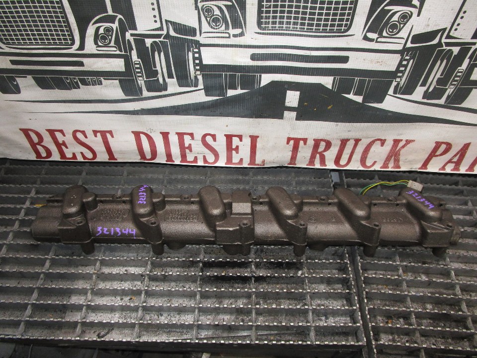 INTERNATIONAL DT466E EGR Oil Rail