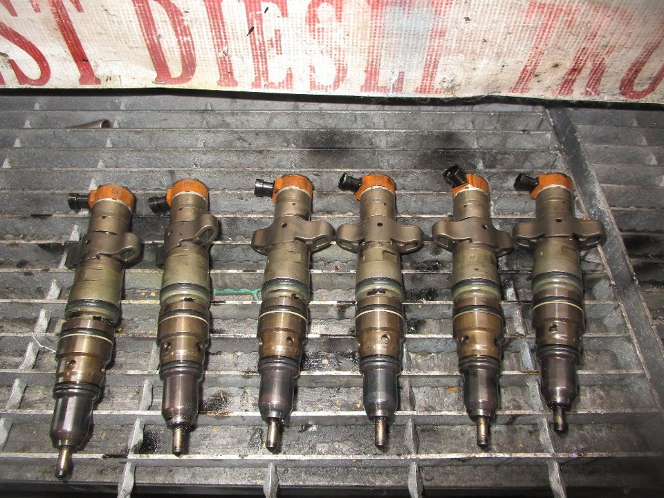 CAT C7 Fuel Injector