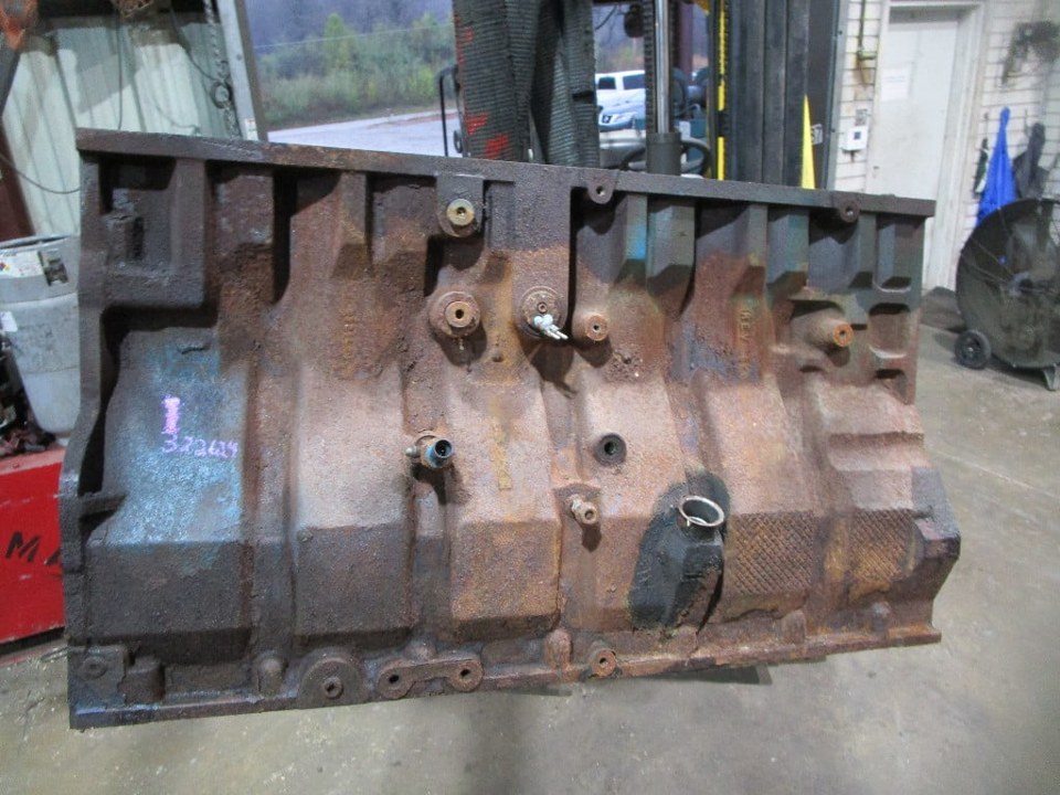 2006 INTERNATIONAL DT466E Engine Block