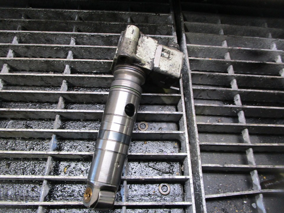 2007 MERCEDES-BENZ OM926LA Fuel Injector