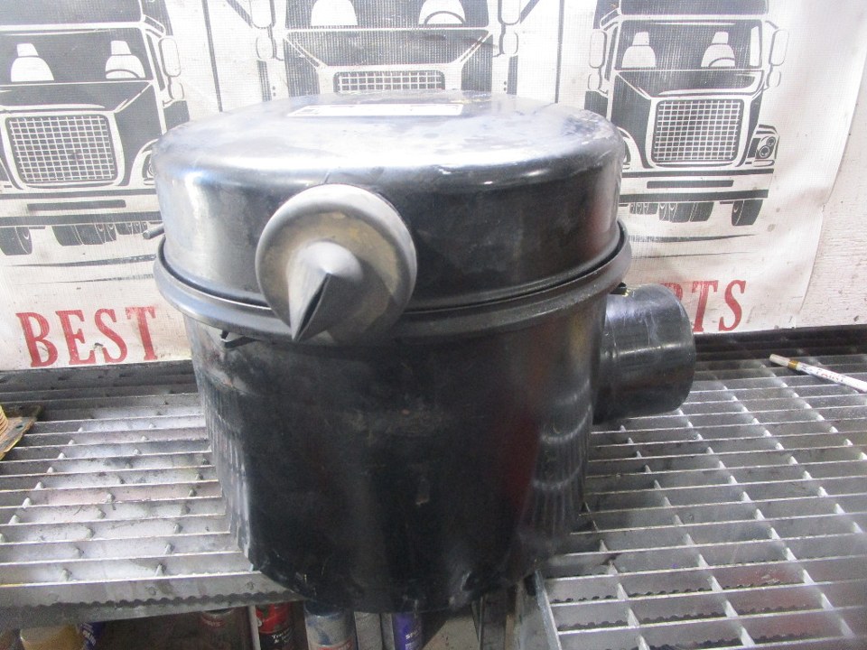 2008 THOMAS Bus Air Cleaner
