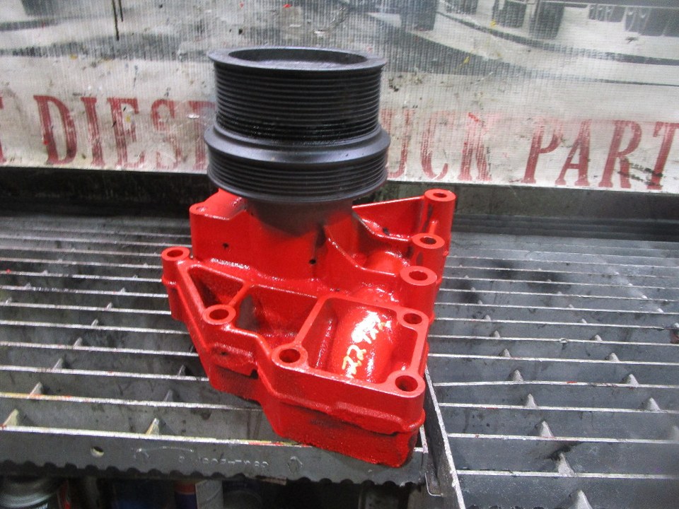 CUMMINS ISX Water Pump