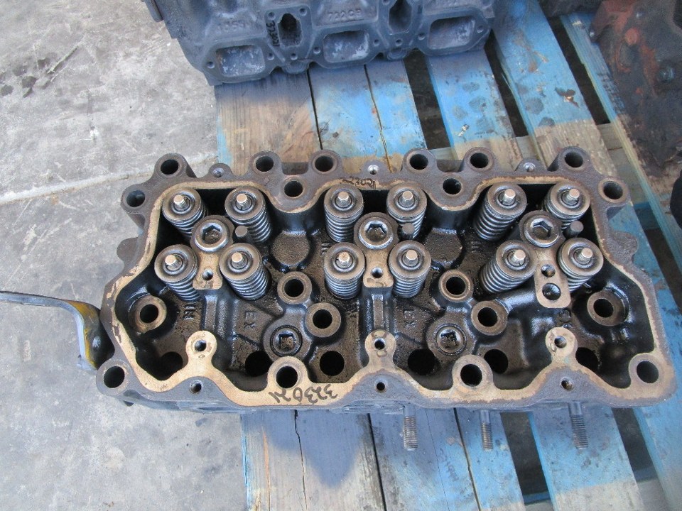 MACK Diesel Engine Cylinder Head