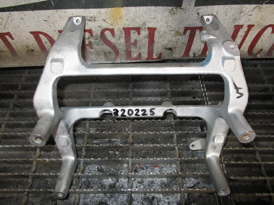 INTERNATIONAL VT365 Engine Mount