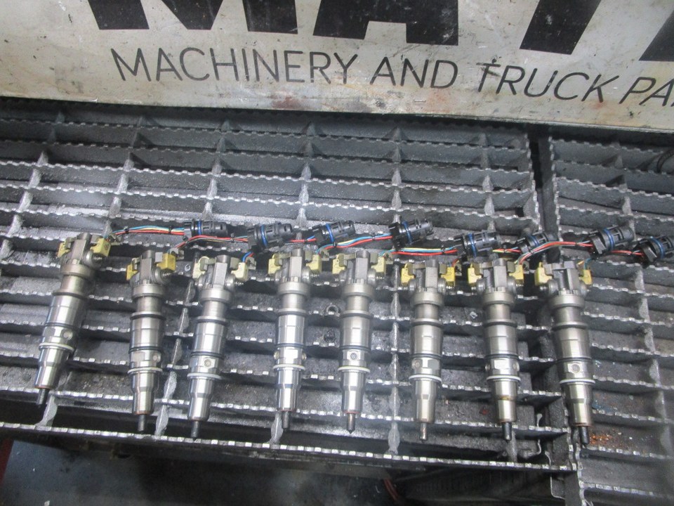 INTERNATIONAL VT365 Fuel Injector