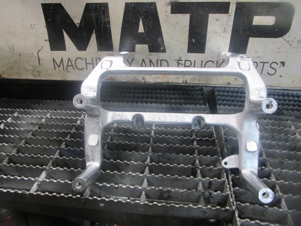 INTERNATIONAL VT365 Engine Mount