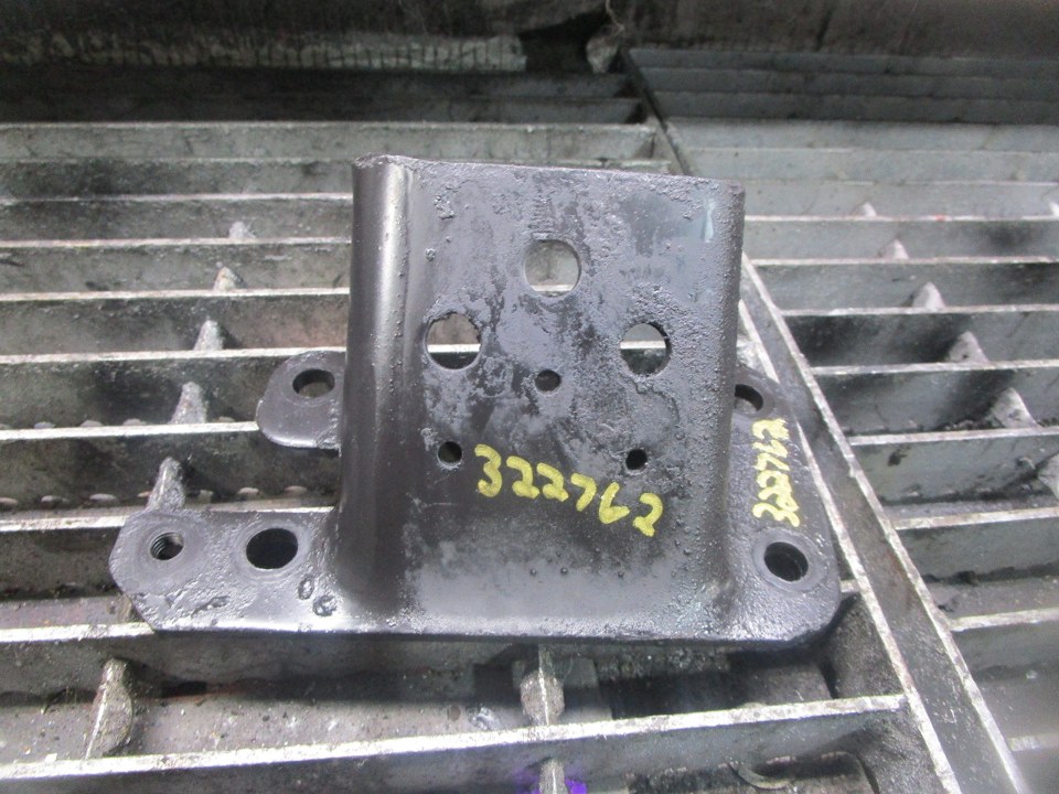 ISUZU 4HE1 Engine Mount