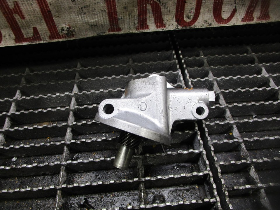 MITSUBISHI 4M50 Oil Filter Housing