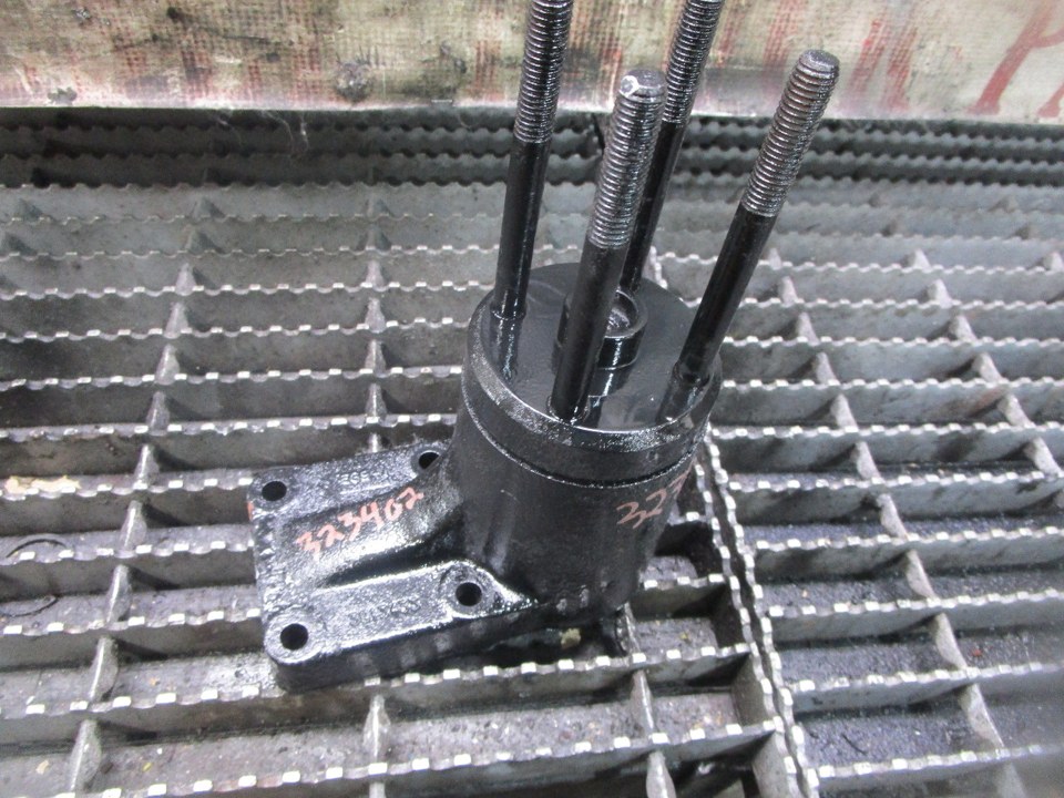 CUMMINS 5.9L Fan Hub