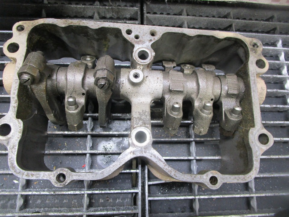 CUMMINS NT NH Valve Cover Spacer