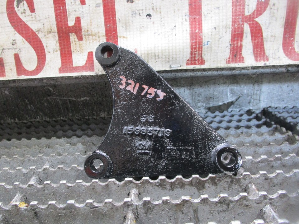 CAT BRACKET Engine Mount
