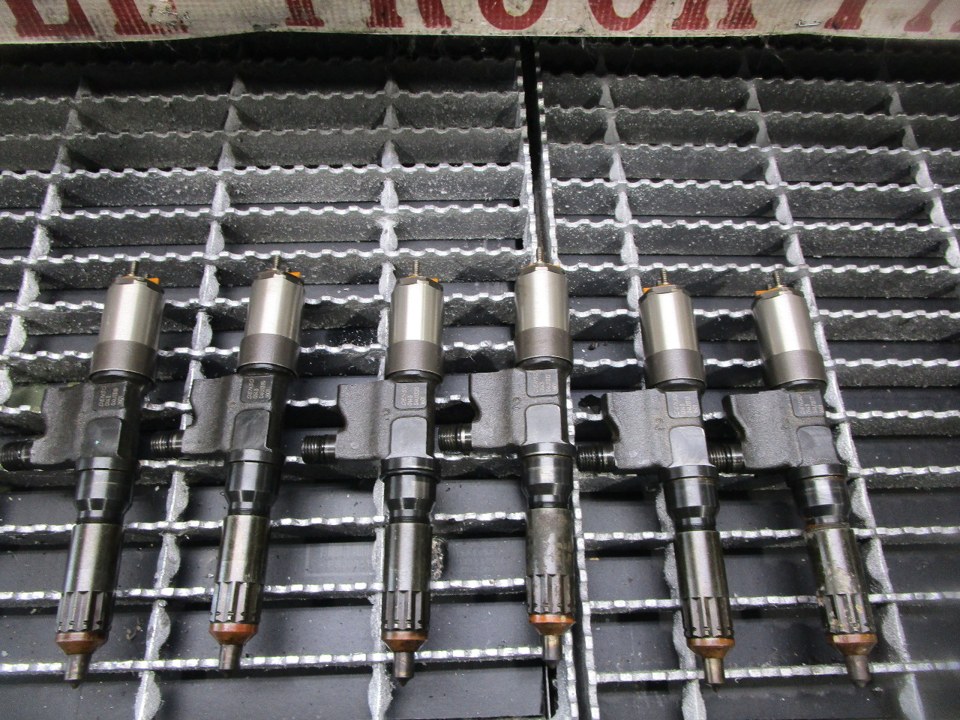 ISUZU 6HK1 Fuel Injector