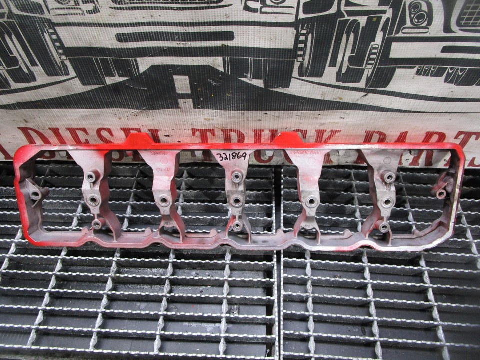 CUMMINS ISB 6.7L Valve Cover Spacer