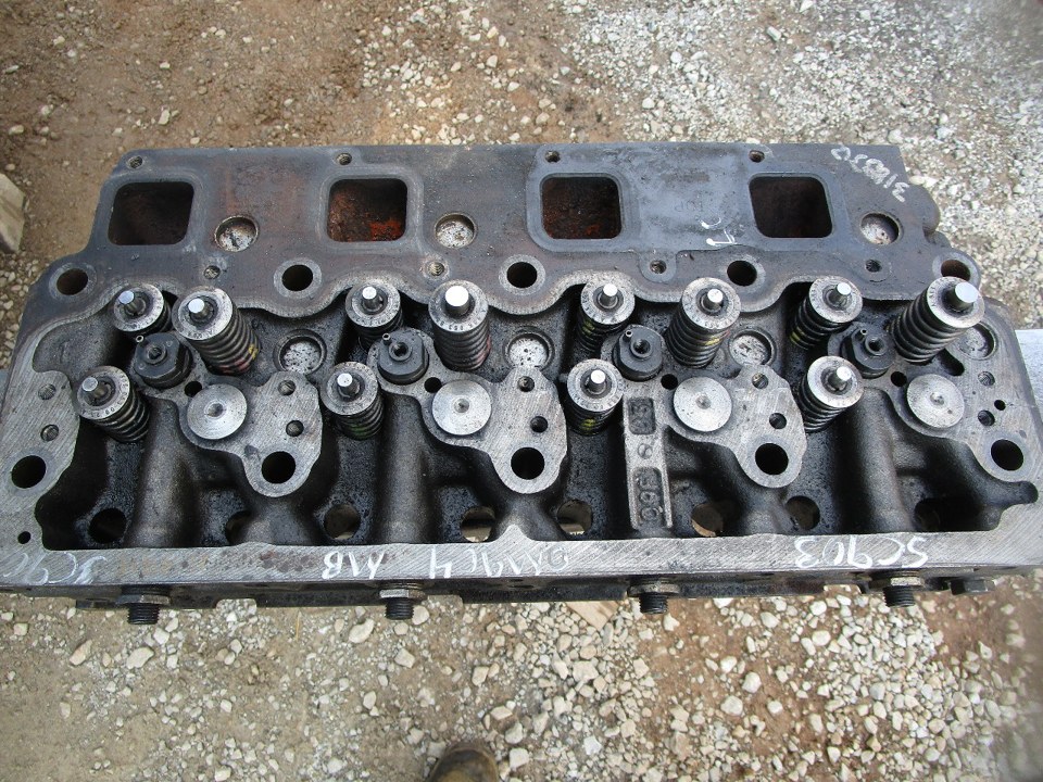 2005 MERCEDES-BENZ OM904LA Cylinder Head