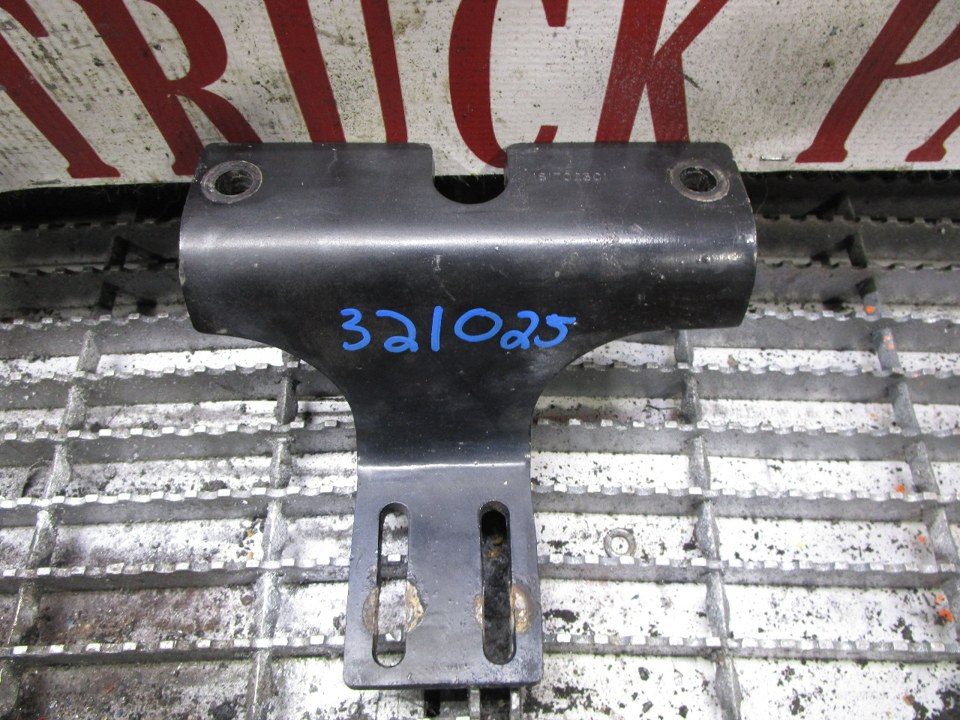 INTERNATIONAL DIESEL ENGINE Engine Mount