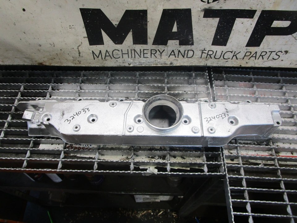 MERCEDES-BENZ OM906LA Intake Manifold