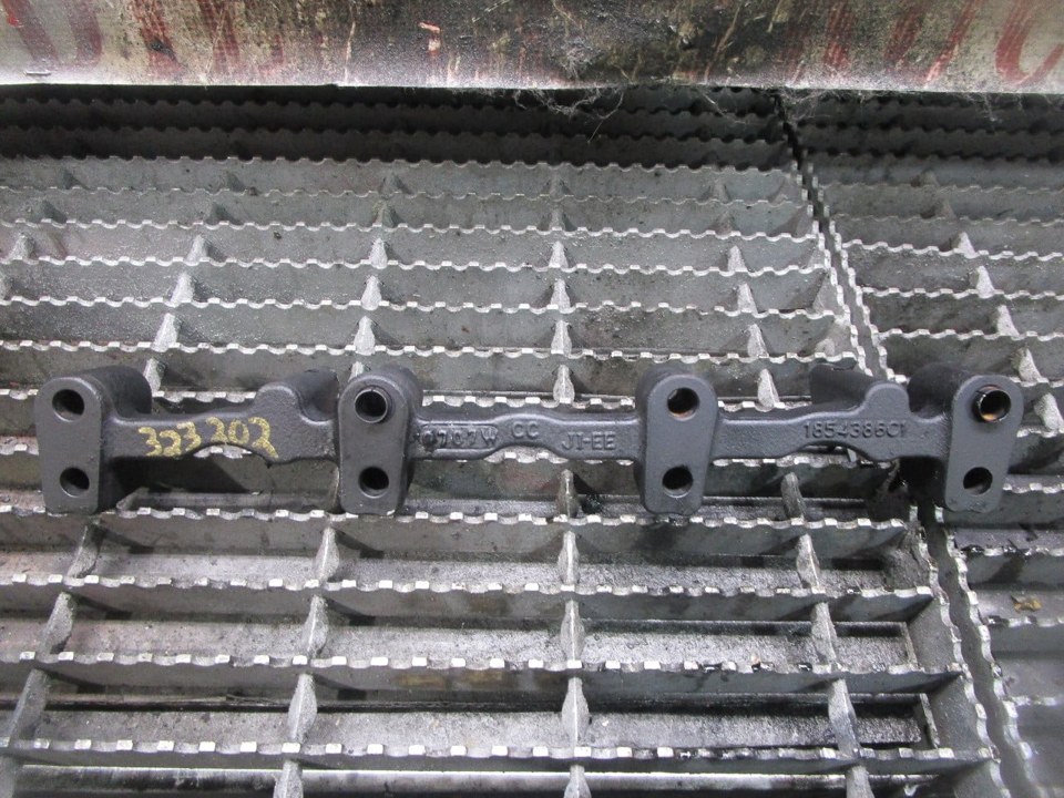 INTERNATIONAL MaxxForce 7 Engine Mount