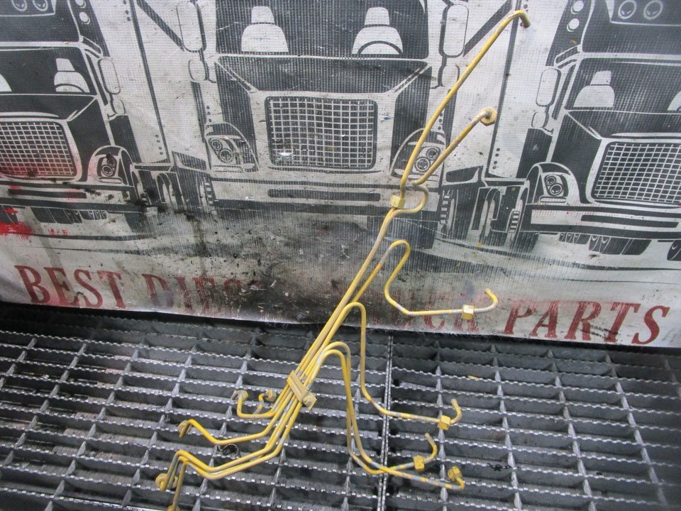 DEUTZ F6L912 Fuel Lines