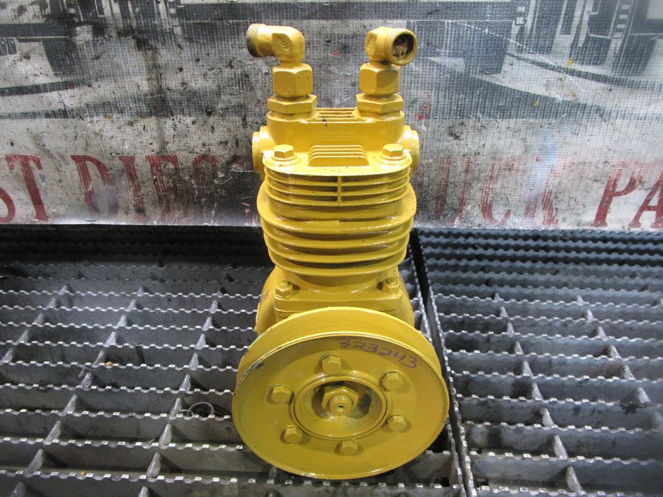 DEUTZ F6L912 Compressor