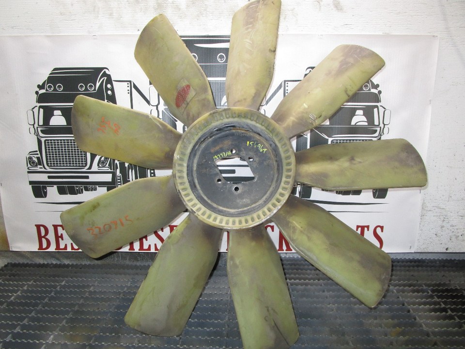 UNMARKED 9 BLADE 32 INCH Fan