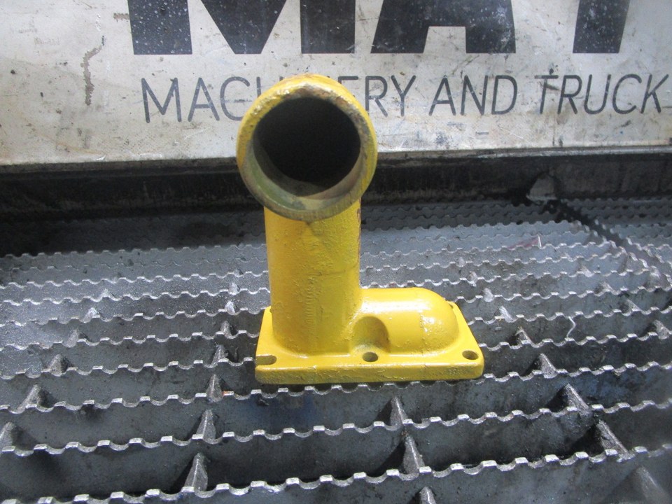 CAT C7S Water Pipe