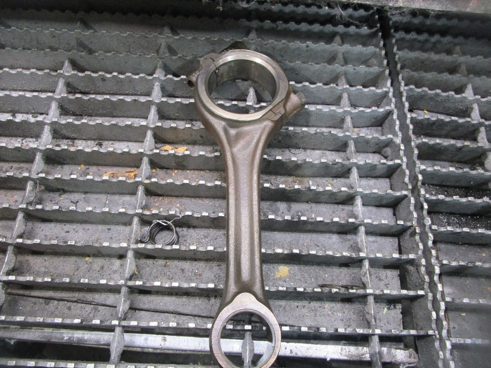 DEUTZ F6L912 Connecting Rod