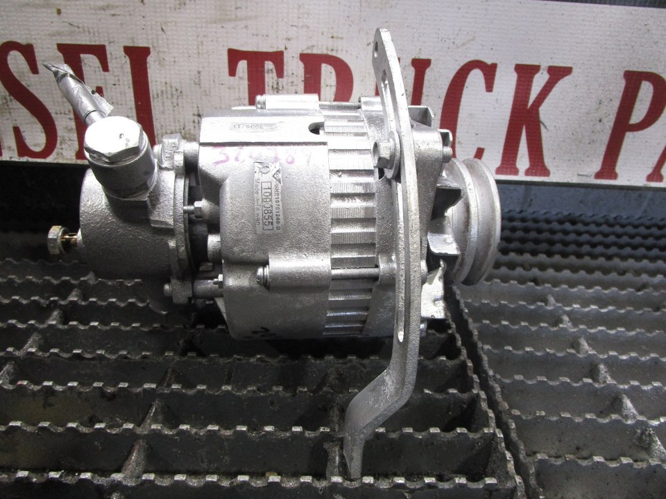ISUZU 4BD2 Alternator
