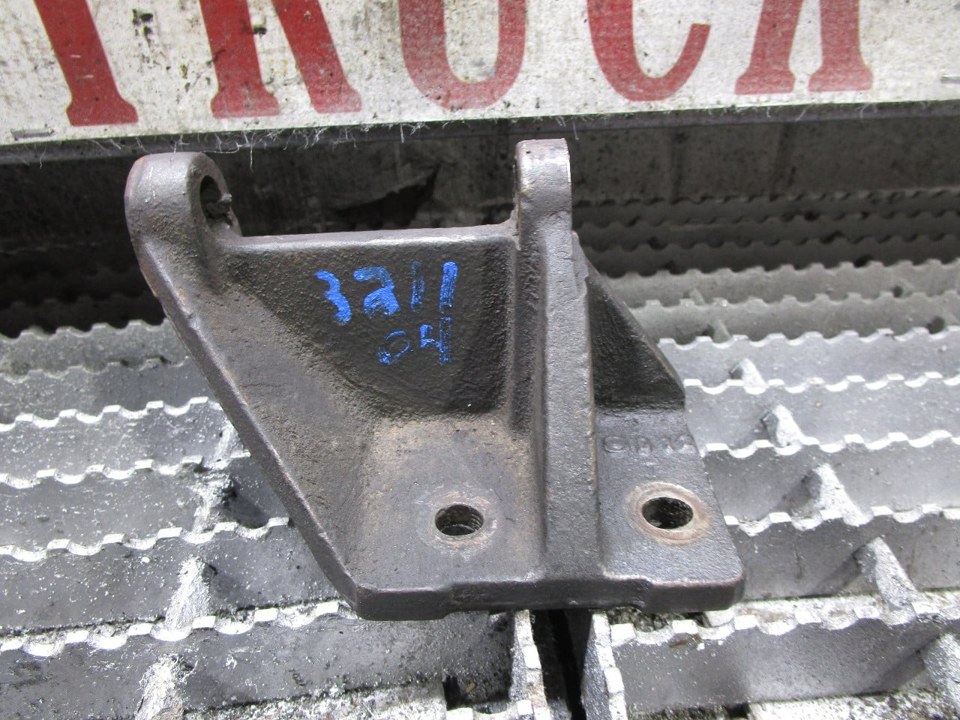 FREIGHTLINER TRUCK Engine Mount