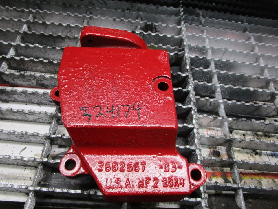 CUMMINS ISX Thermostat Housing