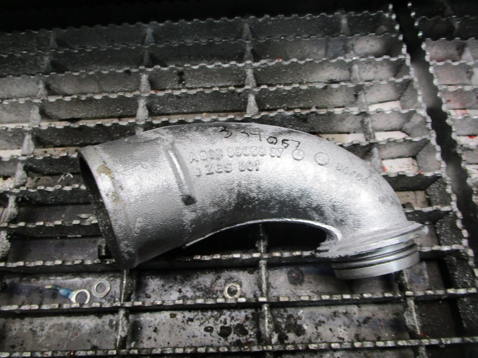 MERCEDES-BENZ OM906LA Intake Elbow