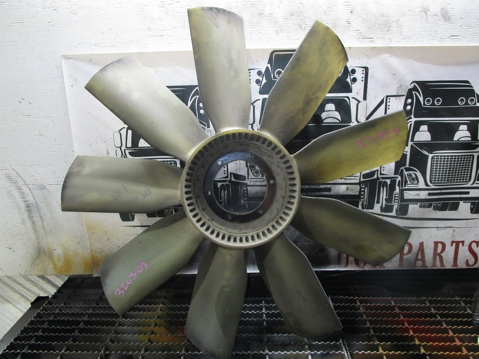 INTERNATIONAL DIESEL ENGINE Fan