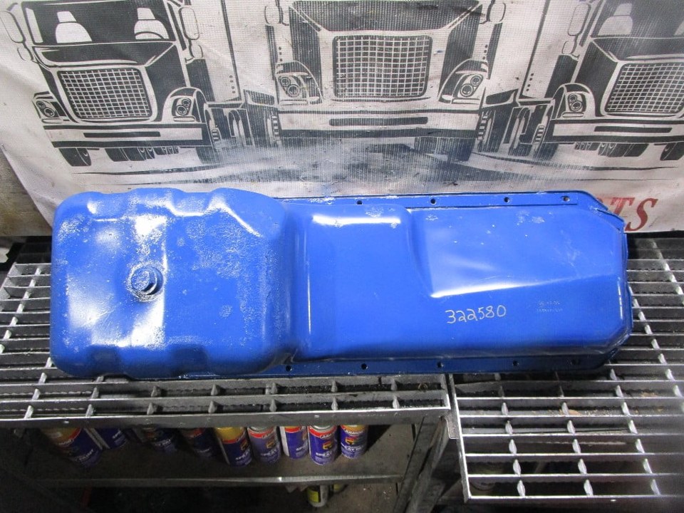 INTERNATIONAL DT466E Oil Pan