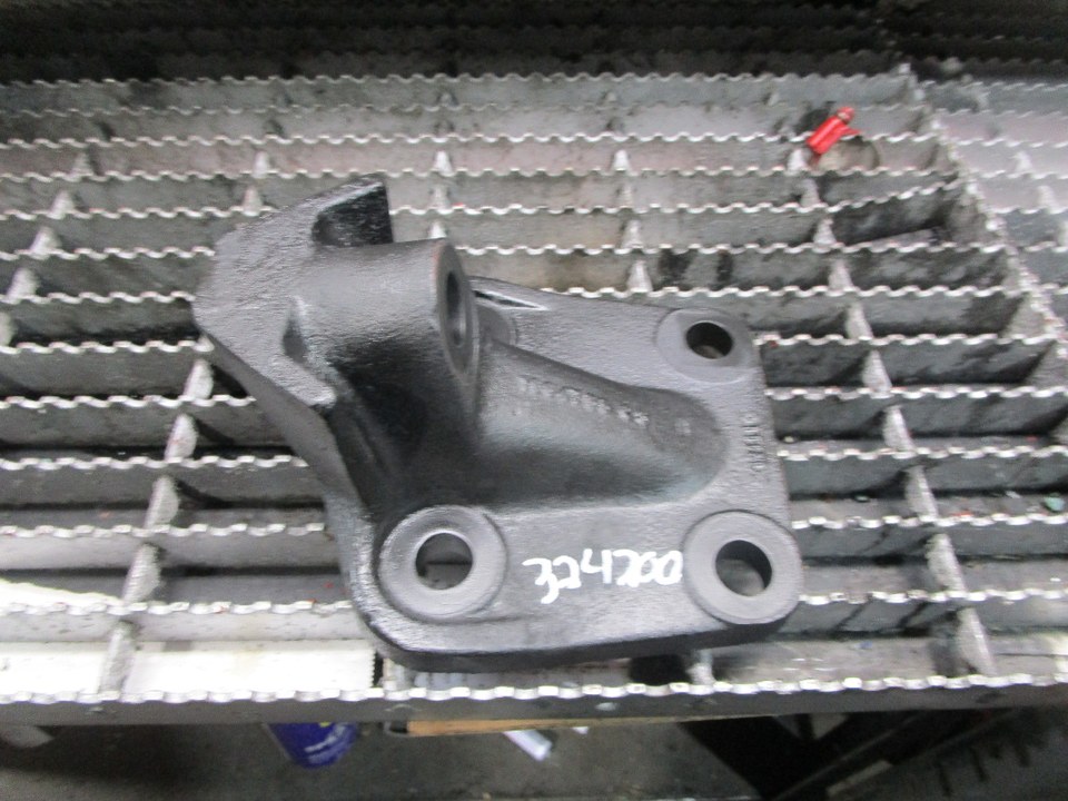 2004 CUMMINS ISX Engine Mount