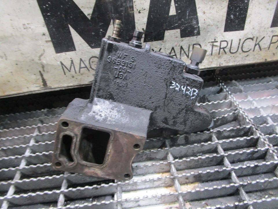 CUMMINS ISX Thermostat Housing