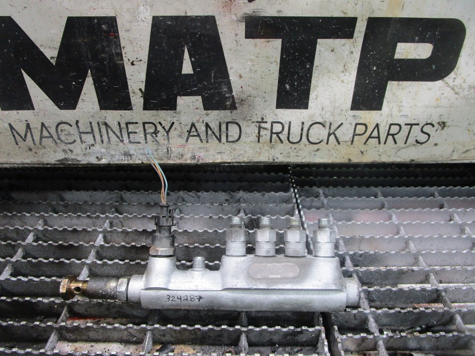 MITSUBISHI 4M50 Fuel Rail