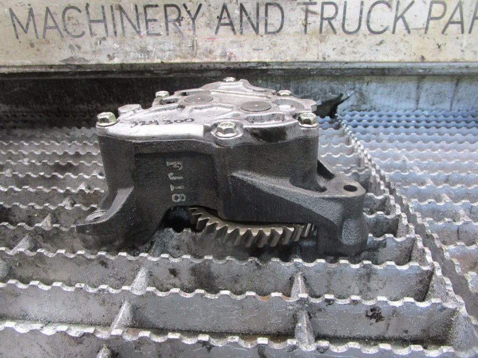 MITSUBISHI 4M50 Oil Pump
