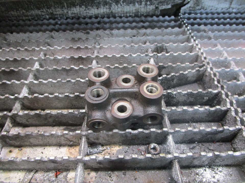 MITSUBISHI 4M50 Fuel Manifold