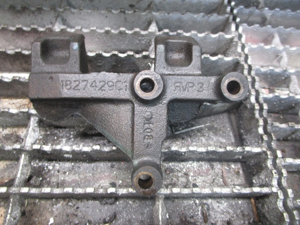 INTERNATIONAL T444E Engine Mount