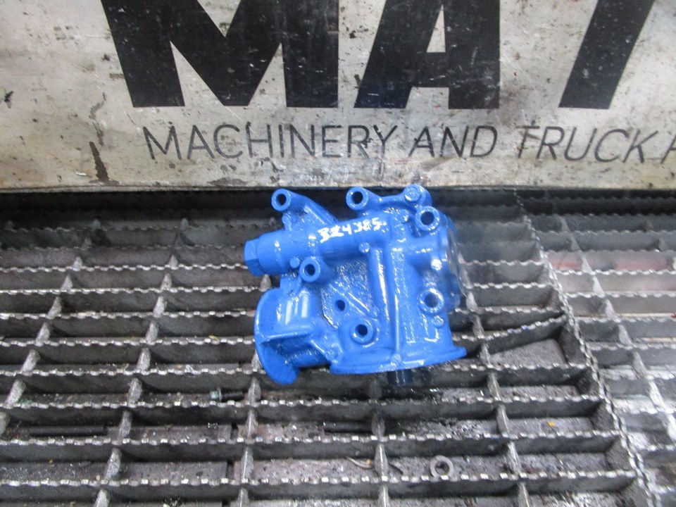 MITSUBISHI 4D31 Oil Filter Housing