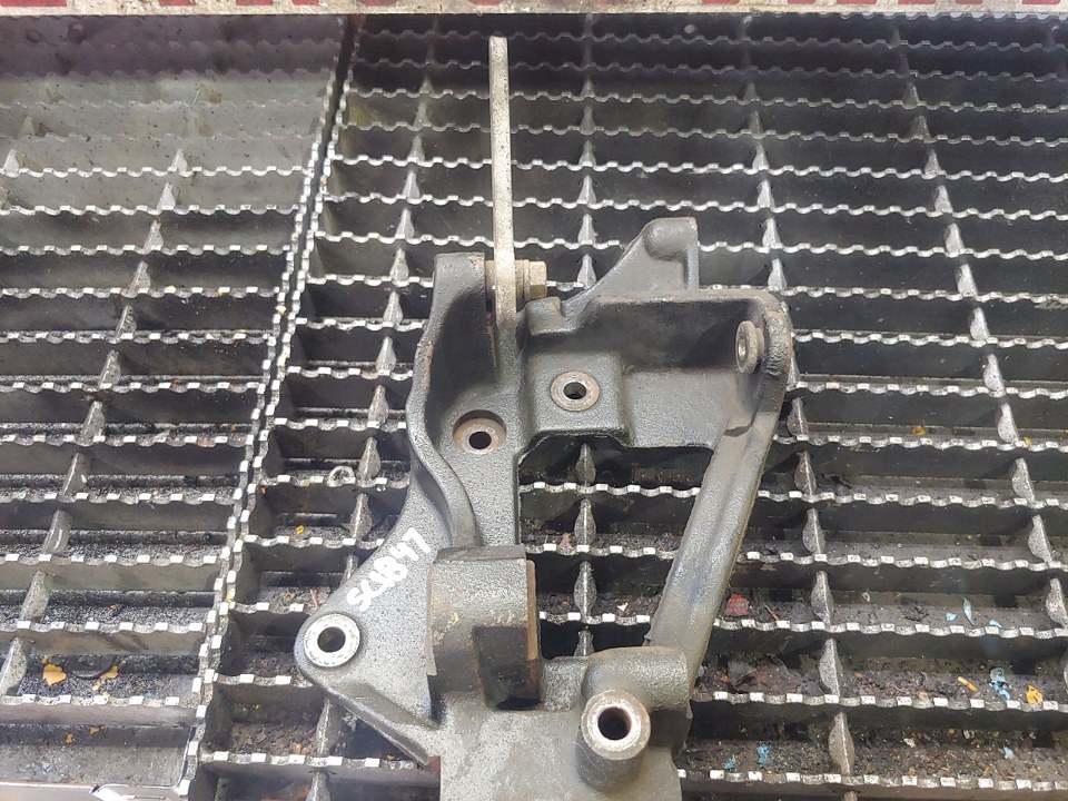 ISUZU 4BD2TC Engine Mount