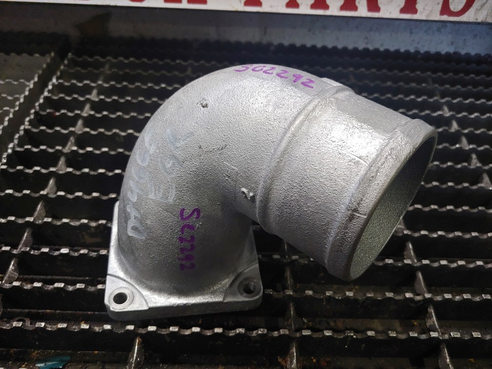 INTERNATIONAL DT466E Intake Elbow