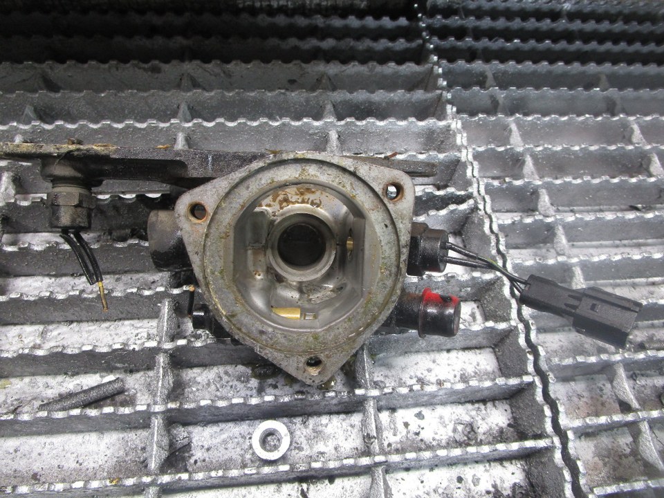 ISUZU 4BD2 Thermostat Housing