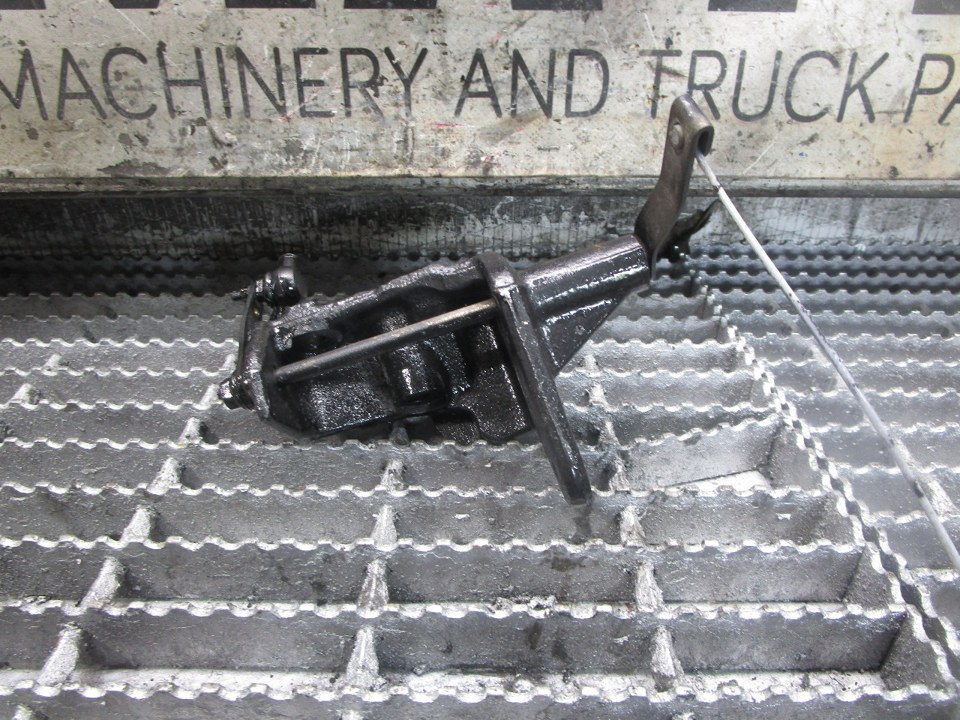 ISUZU 4BD2 Engine Mount